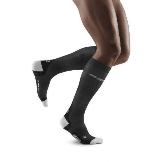 CEP Run Ultralight Socks kompressions strümpfe männer black light grey