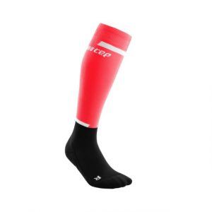 CEP the run socks tall v4 Laufsocken Kompression pink black