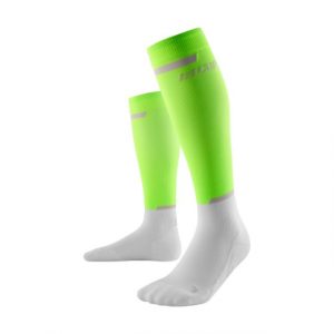 CEP the run socks tall v4 Laufsocken Kompression white green vorne