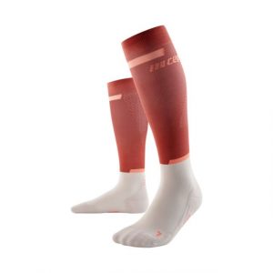 CEP the run socks tall v4 Laufsocken Kompression red white vorne