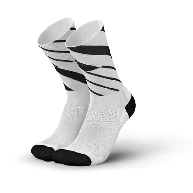 Incylence Ultralight Running Socken, angles white, seitlich von vorne