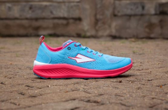 Enda Iten damen laufschuhe blau rot aussenseite