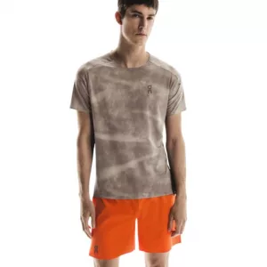 On 7" Performance Shorts Flame vorne