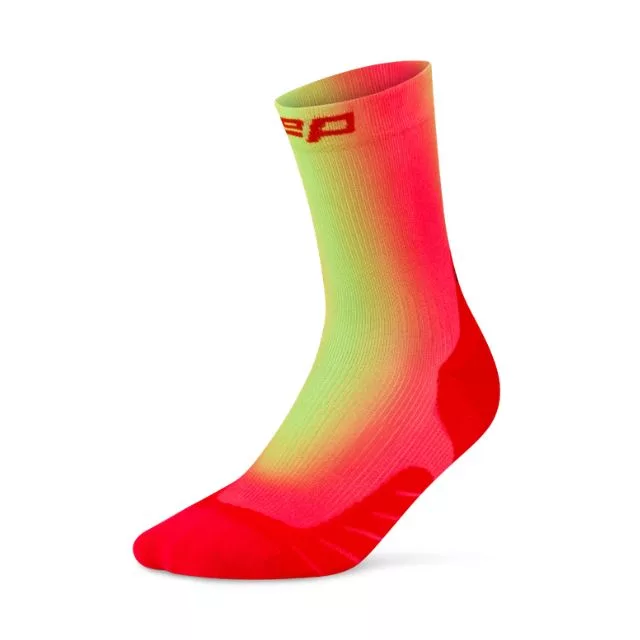 CEP Core Run Edt. Gradient Compression Socks Mid Cut red vorne