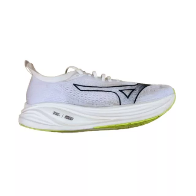 Mizuno Neo Vista innen