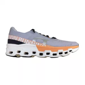 On Cloudmonster 2 außen